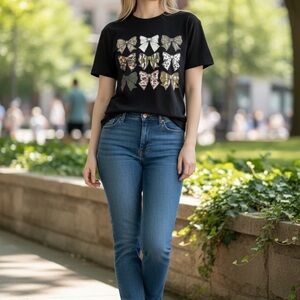 Black tee with bows!